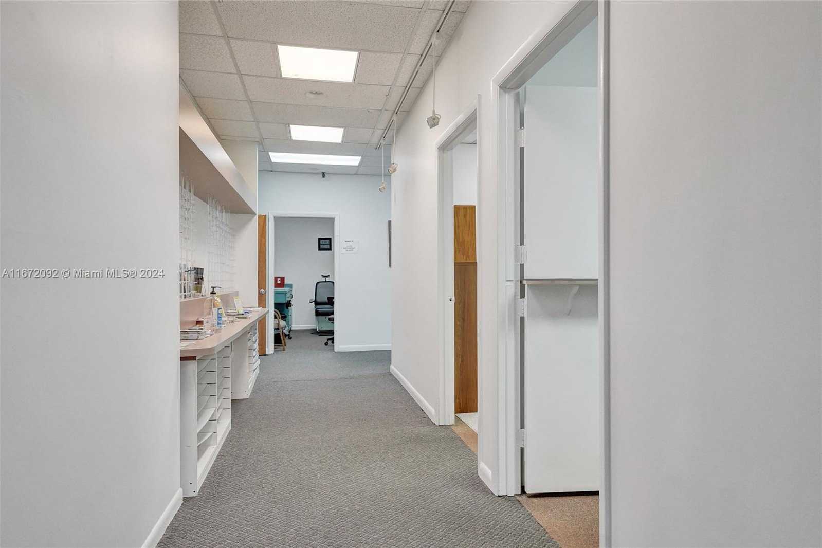 Small Image of 5333 NORTH DIXIE HWY, Oakland Park Number 25