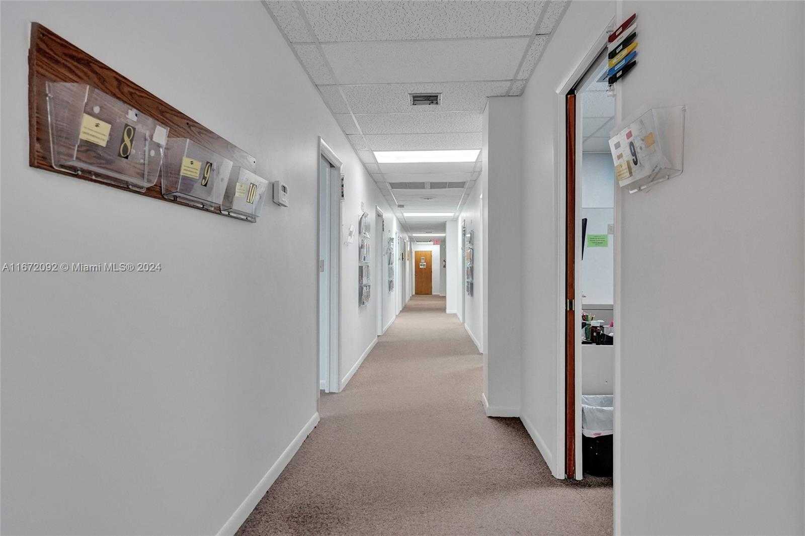 Small Image of 5333 NORTH DIXIE HWY, Oakland Park Number 27
