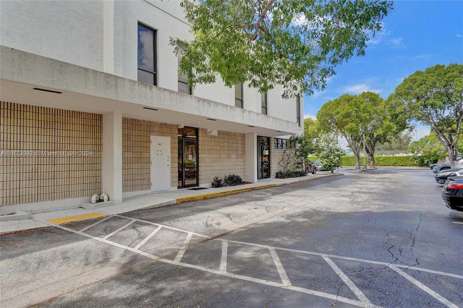 Small Image of 5333 NORTH DIXIE HWY, Oakland Park Number 4