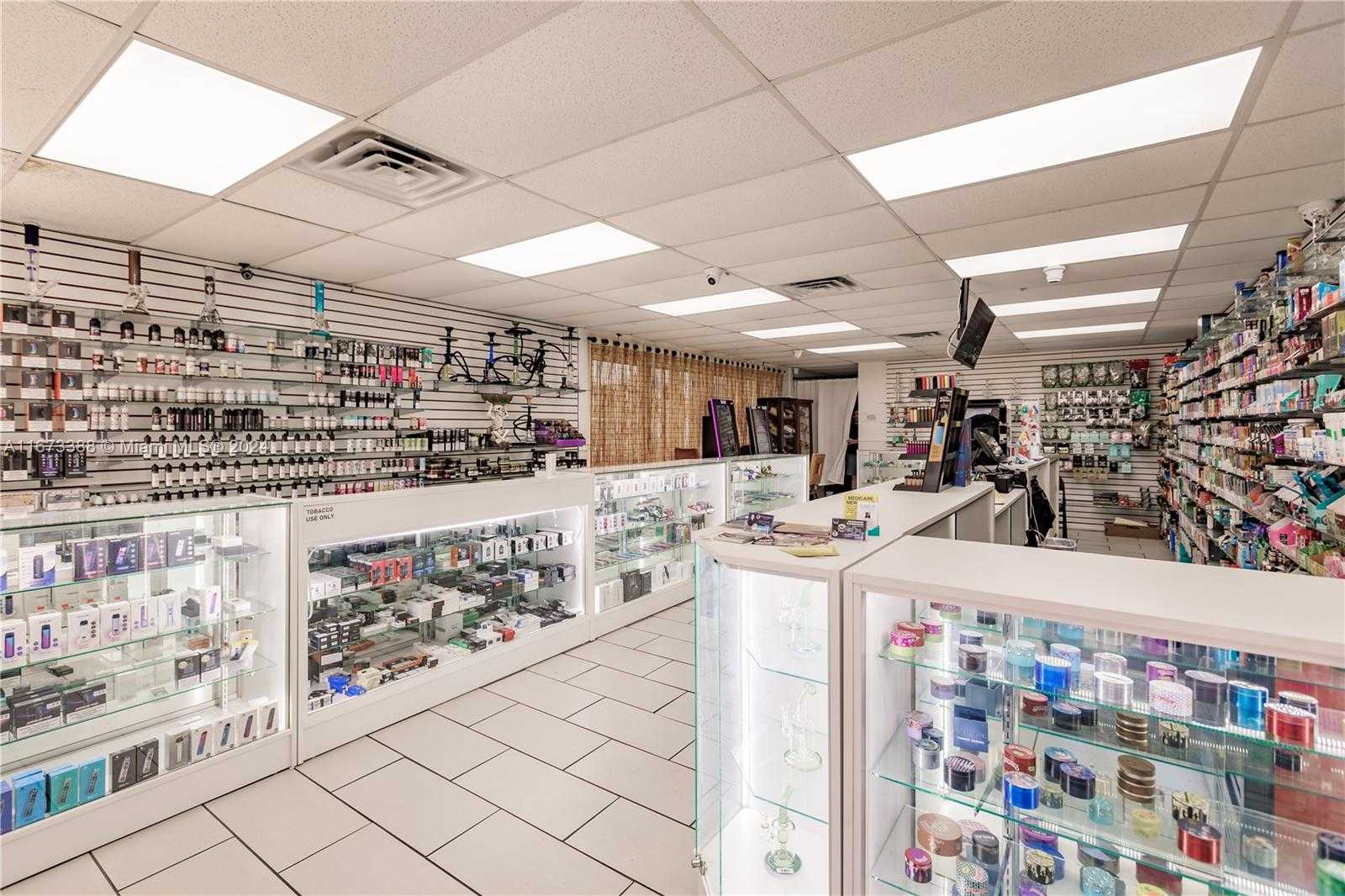 Small Image of 4434 CLEVELAND AVE, Fort Myers Number 11