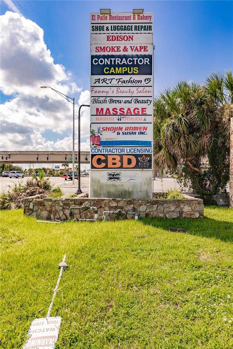 Small Image of 4434 CLEVELAND AVE, Fort Myers Number 2