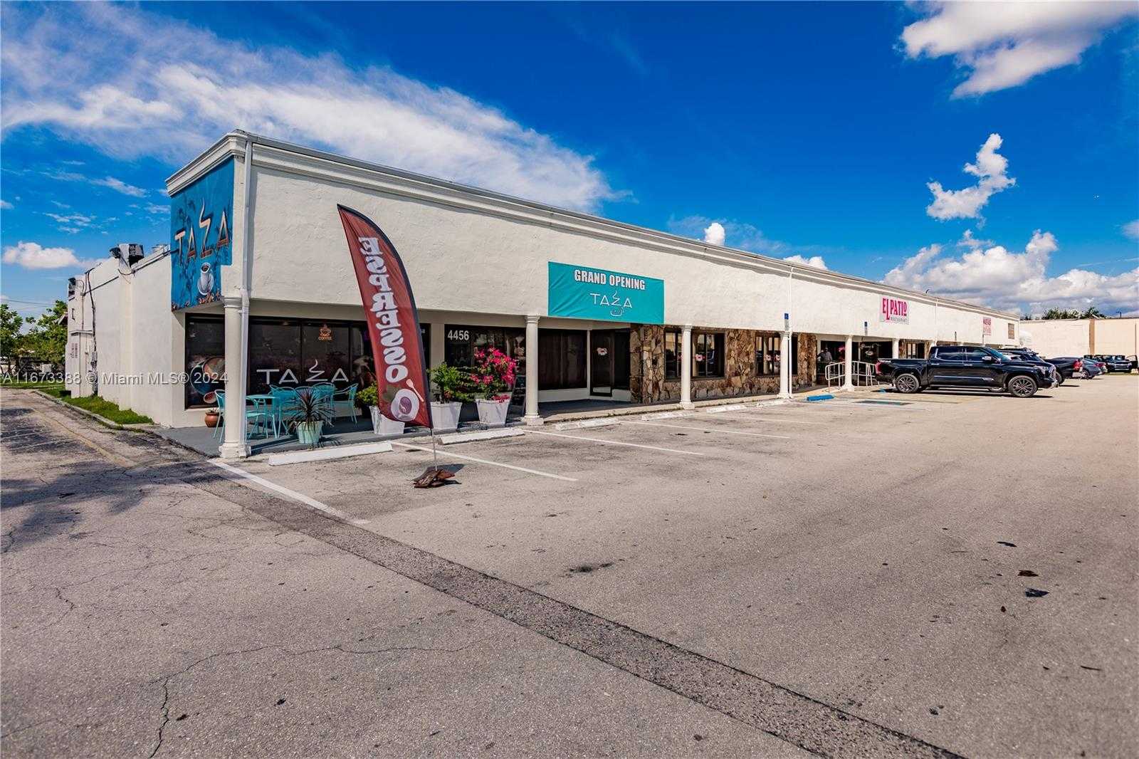 Small Image of 4434 CLEVELAND AVE, Fort Myers Number 5