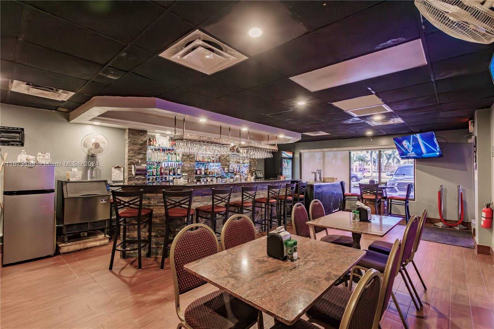 Small Image of 4434 CLEVELAND AVE, Fort Myers Number 9