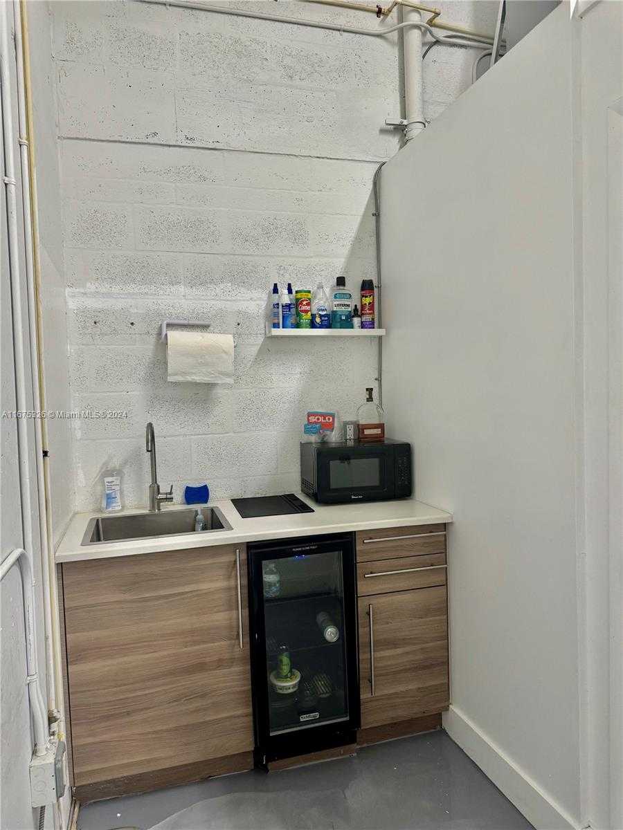 Small Image of 40 SOUTH WEST 13 ST #SPH3, Miami Number 8