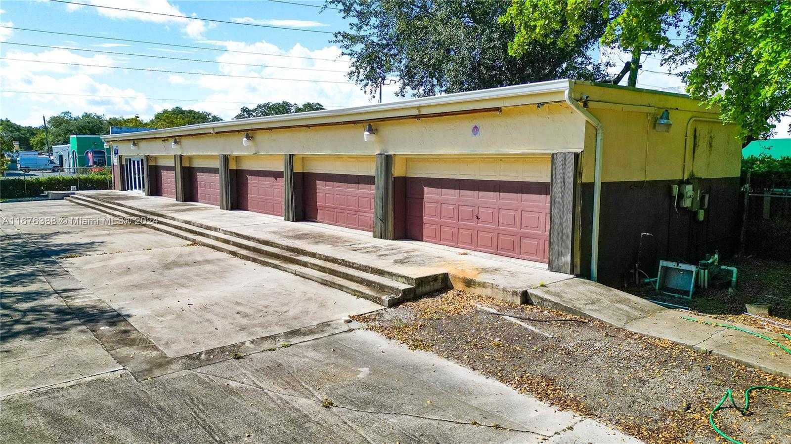 Small Image of 3551 SOUTH STATE ROAD 7, West Park Number 10