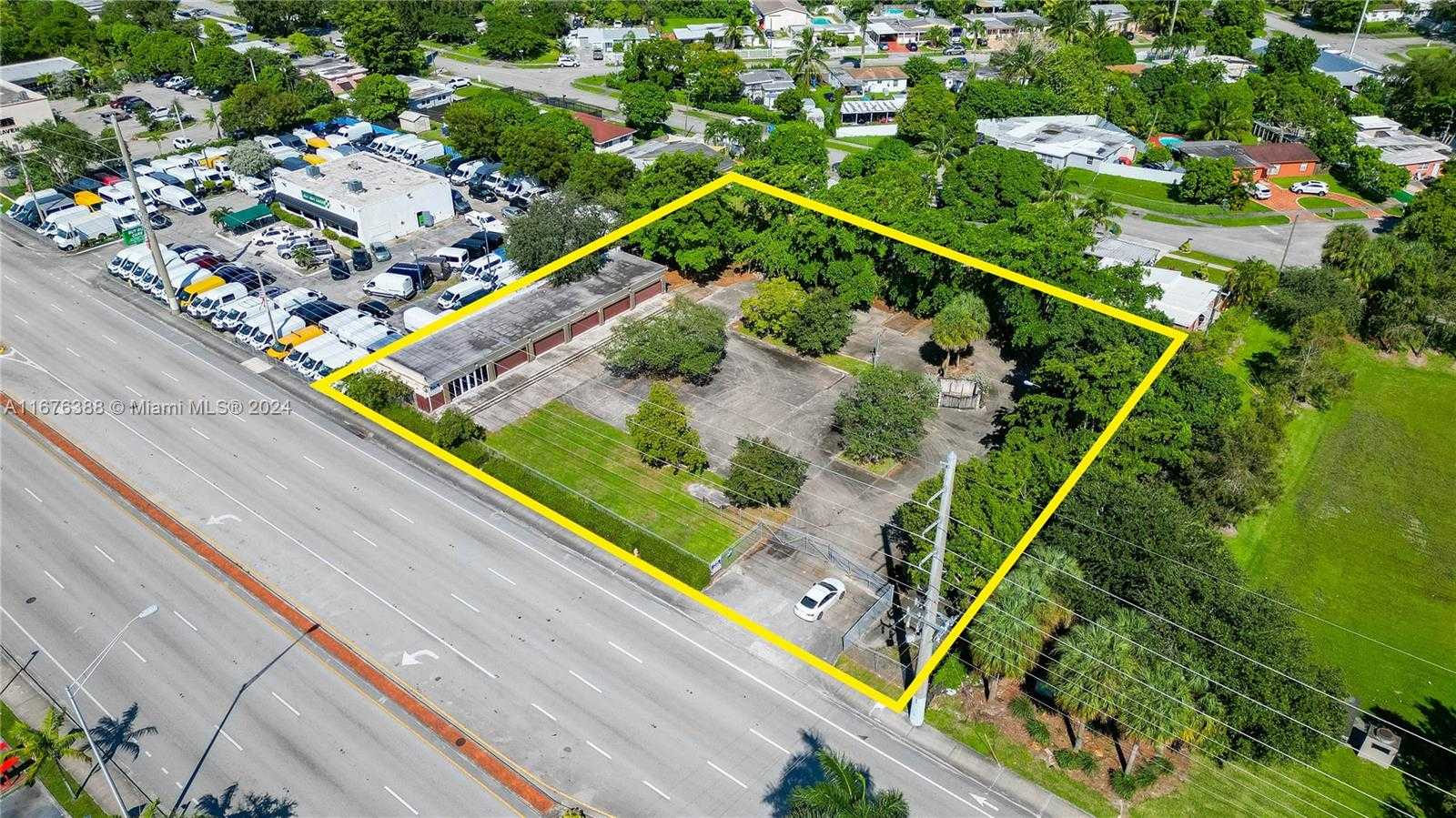 Small Image of 3551 SOUTH STATE ROAD 7, West Park Number 4