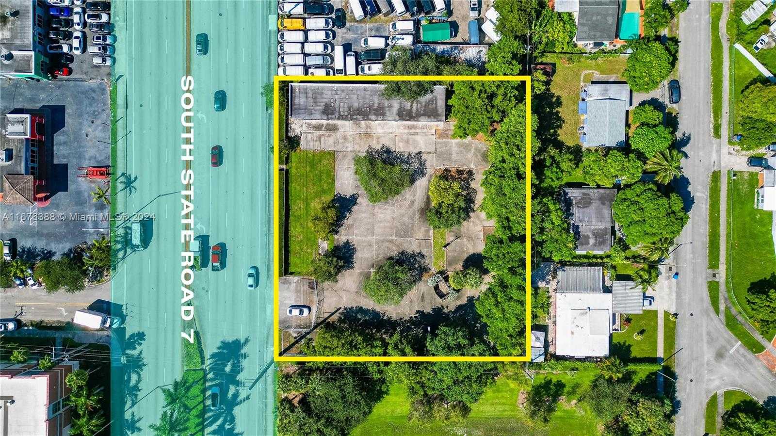 Small Image of 3551 SOUTH STATE ROAD 7, West Park Number 5