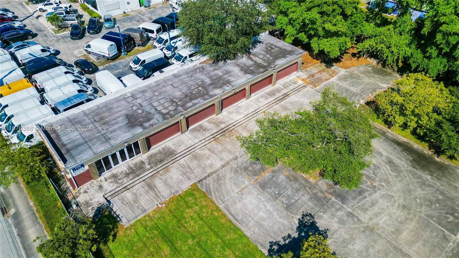 Small Image of 3551 SOUTH STATE ROAD 7, West Park Number 7