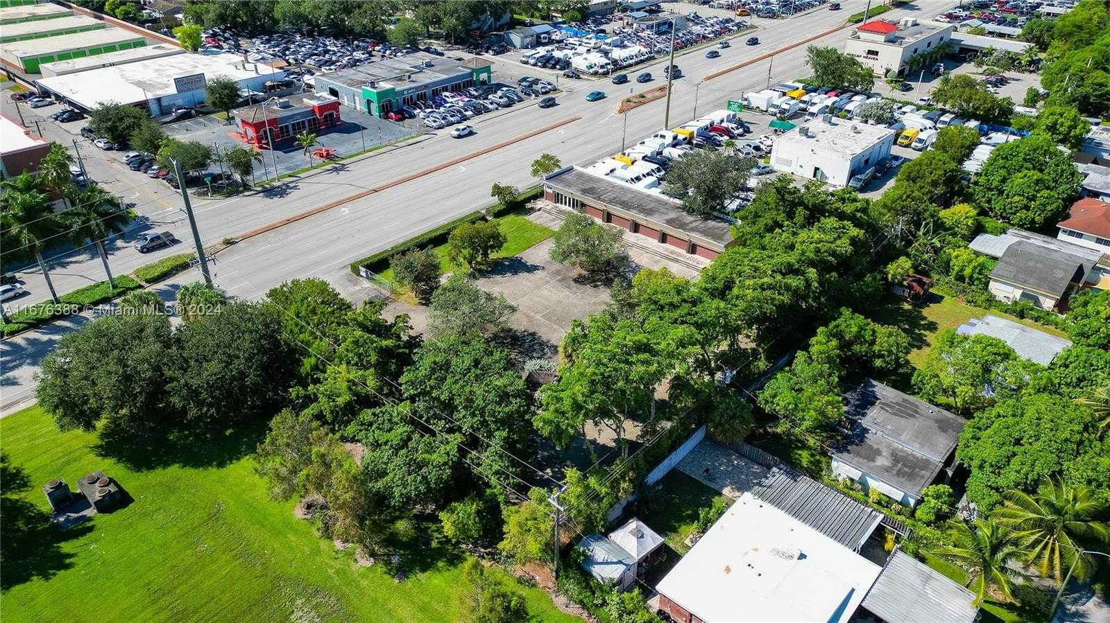 Small Image of 3551 SOUTH STATE ROAD 7, West Park Number 8