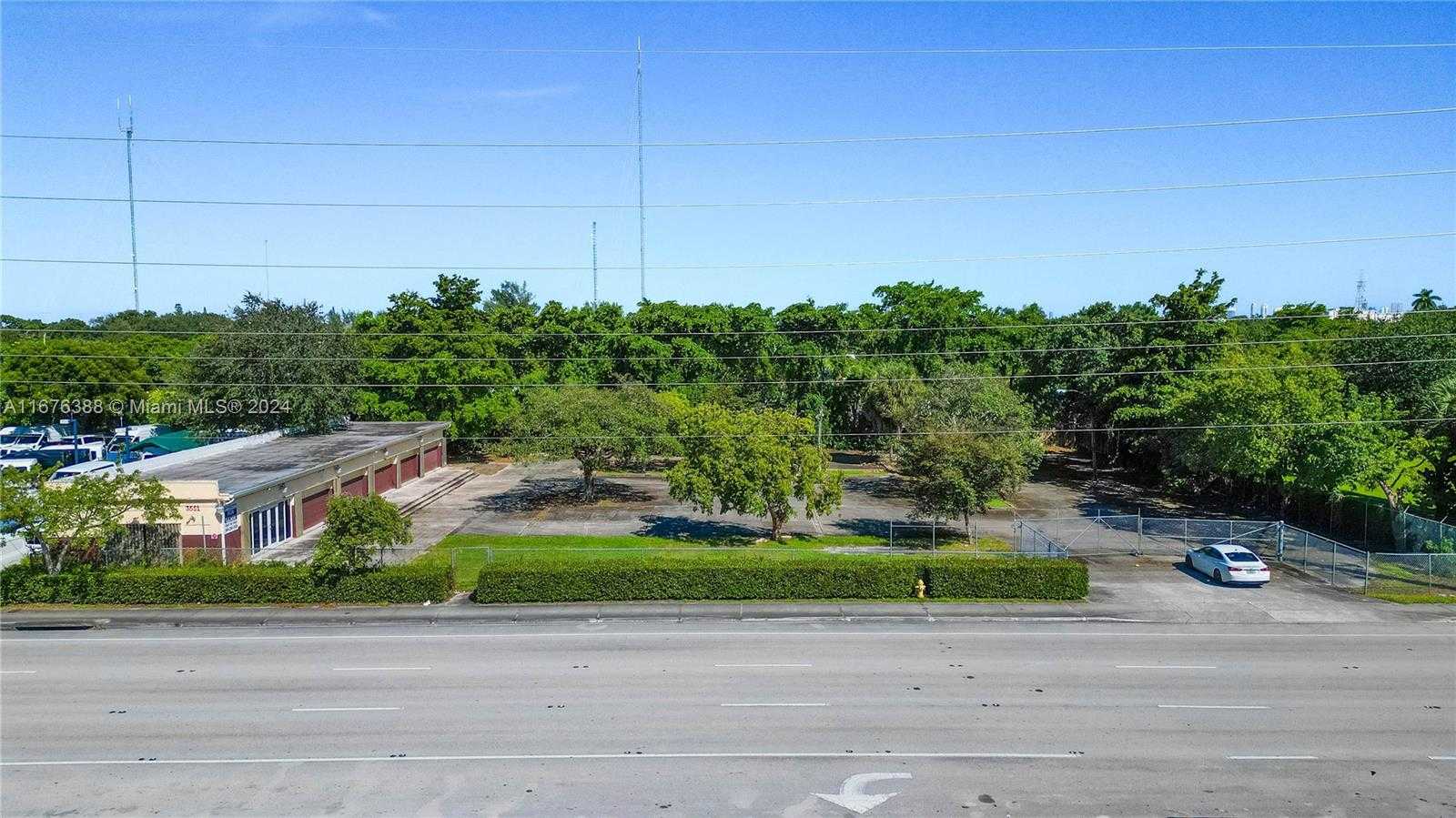 Small Image of 3551 SOUTH STATE ROAD 7, West Park Number 9