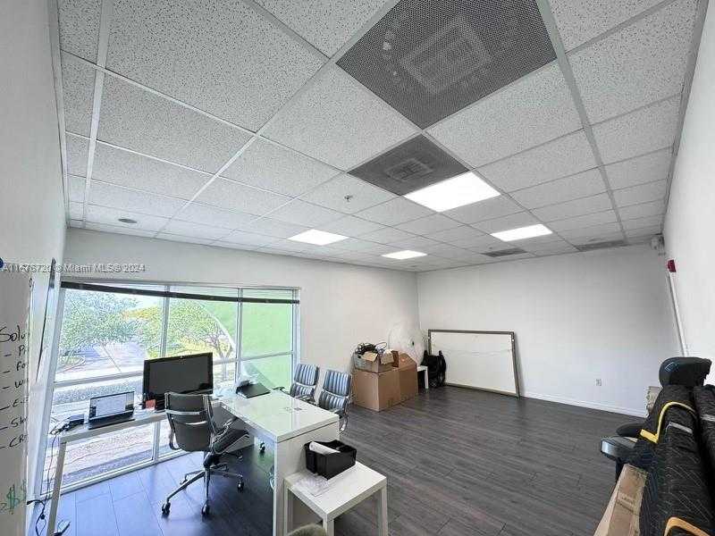 Small Image of 7750, Doral Number 2