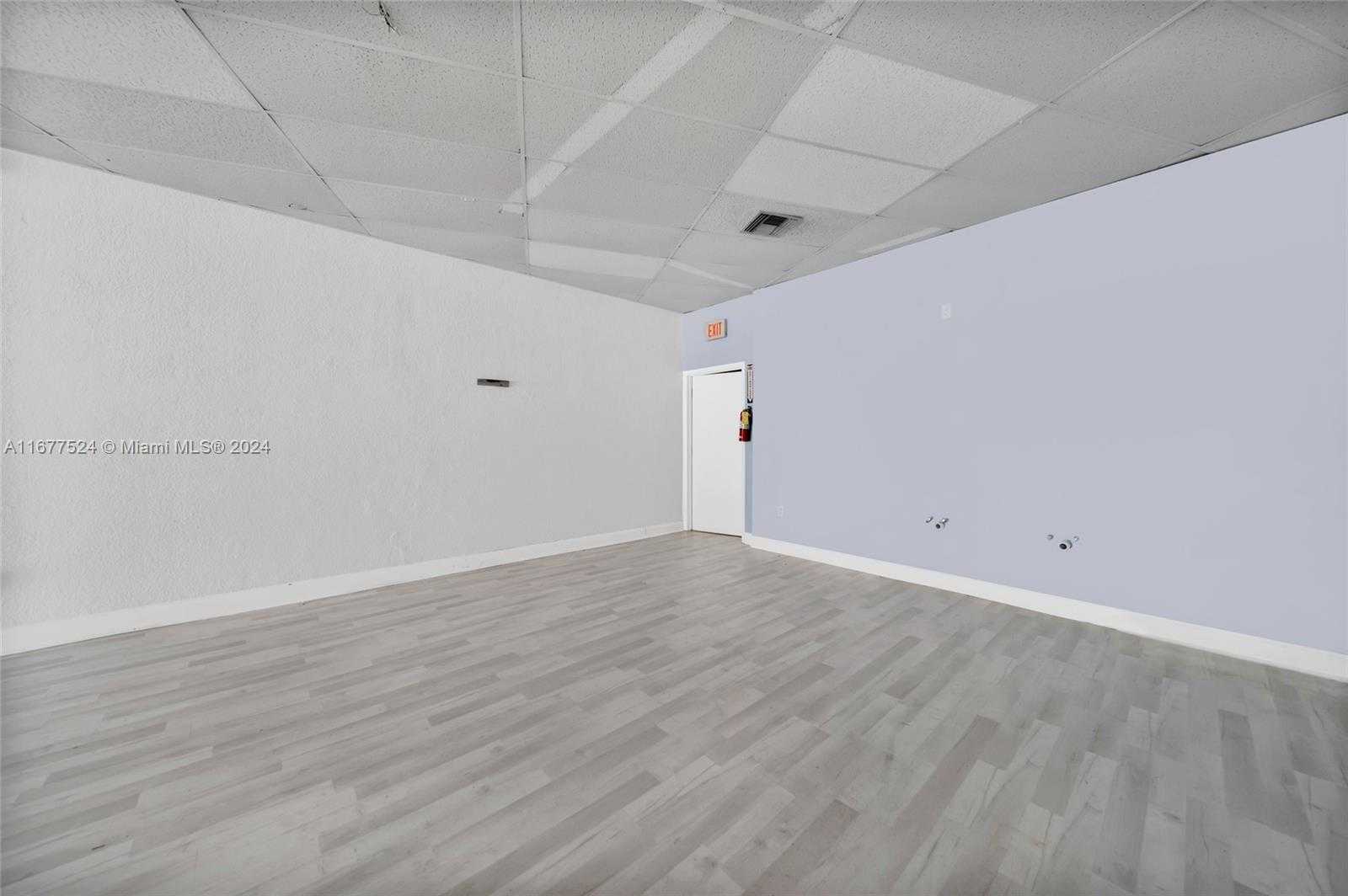 Small Image of 12253 SOUTH DIXIE HWY, Pinecrest Number 11