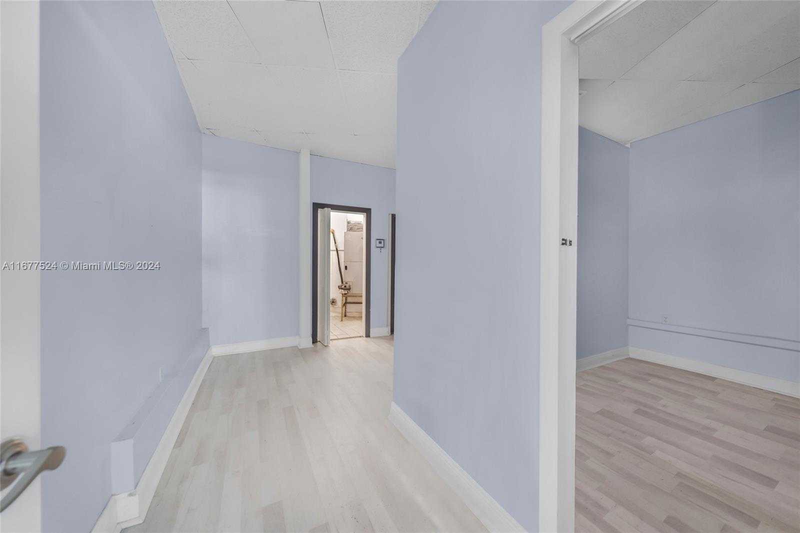Small Image of 12253 SOUTH DIXIE HWY, Pinecrest Number 12