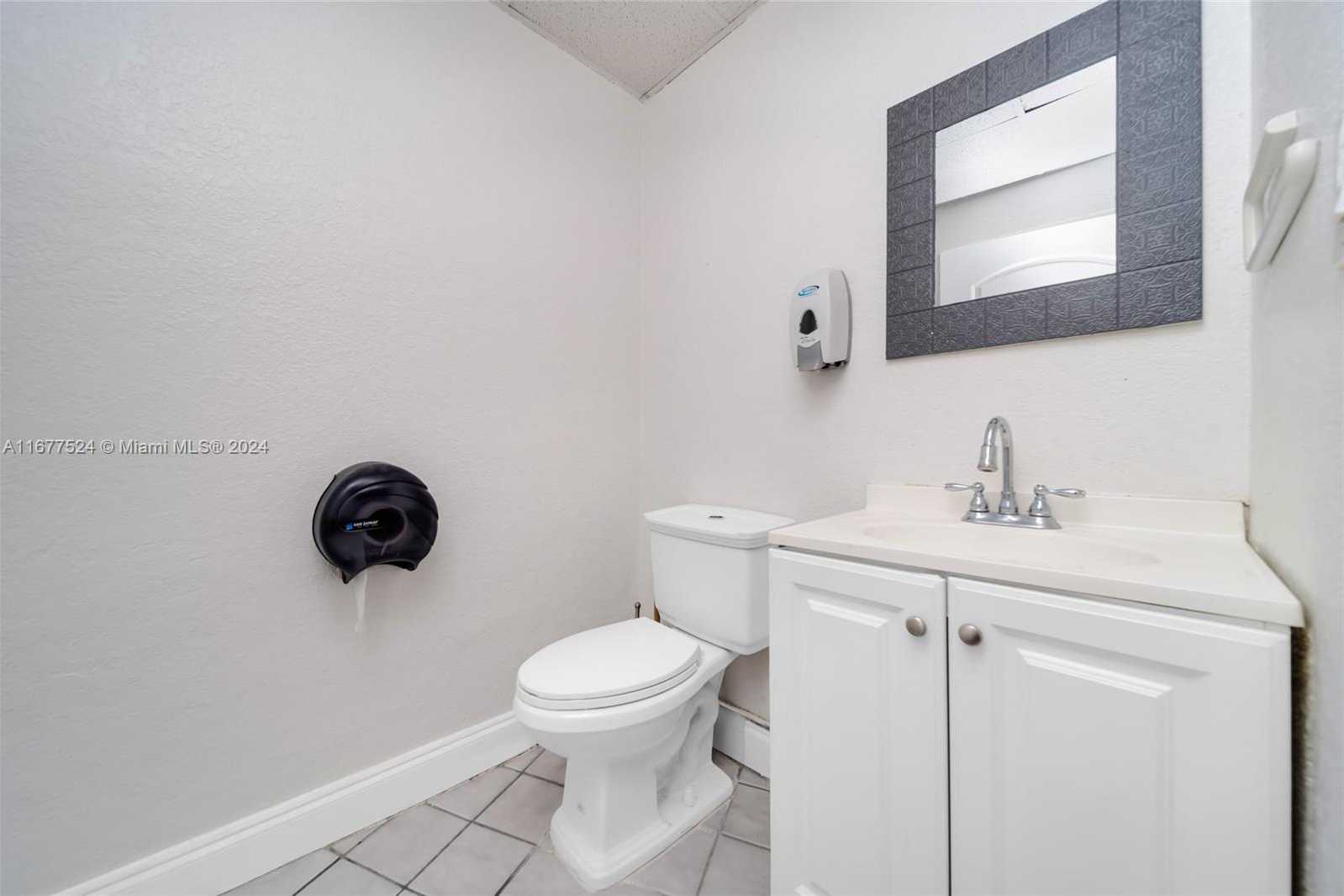 Small Image of 12253 SOUTH DIXIE HWY, Pinecrest Number 18
