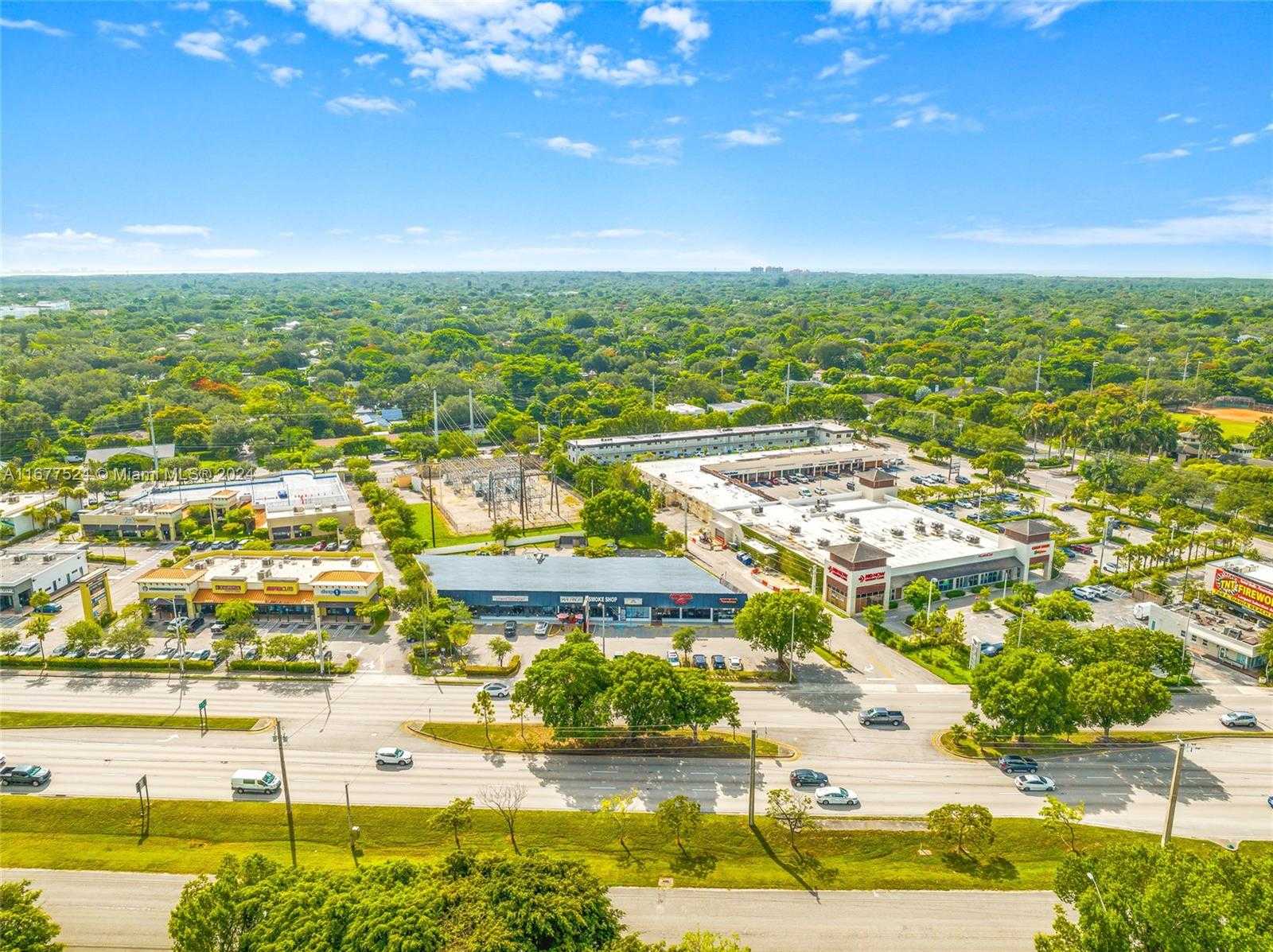 Small Image of 12253 SOUTH DIXIE HWY, Pinecrest Number 27