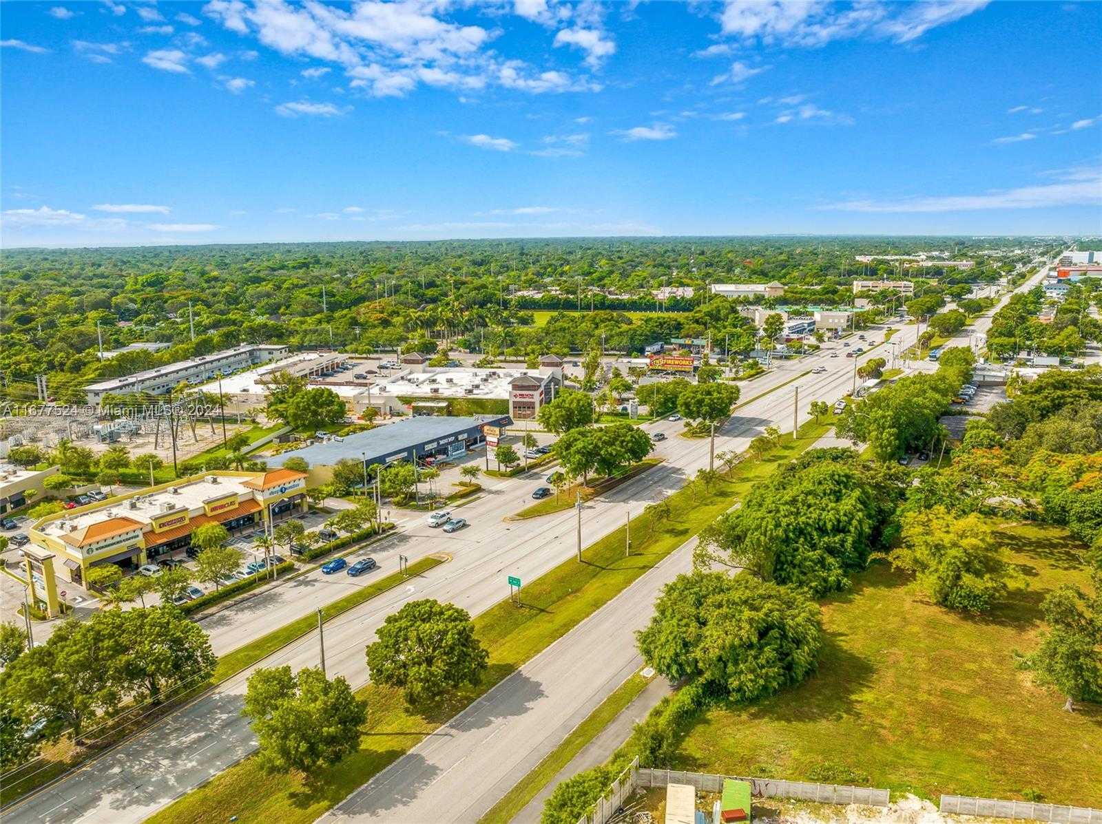 Small Image of 12253 SOUTH DIXIE HWY, Pinecrest Number 31