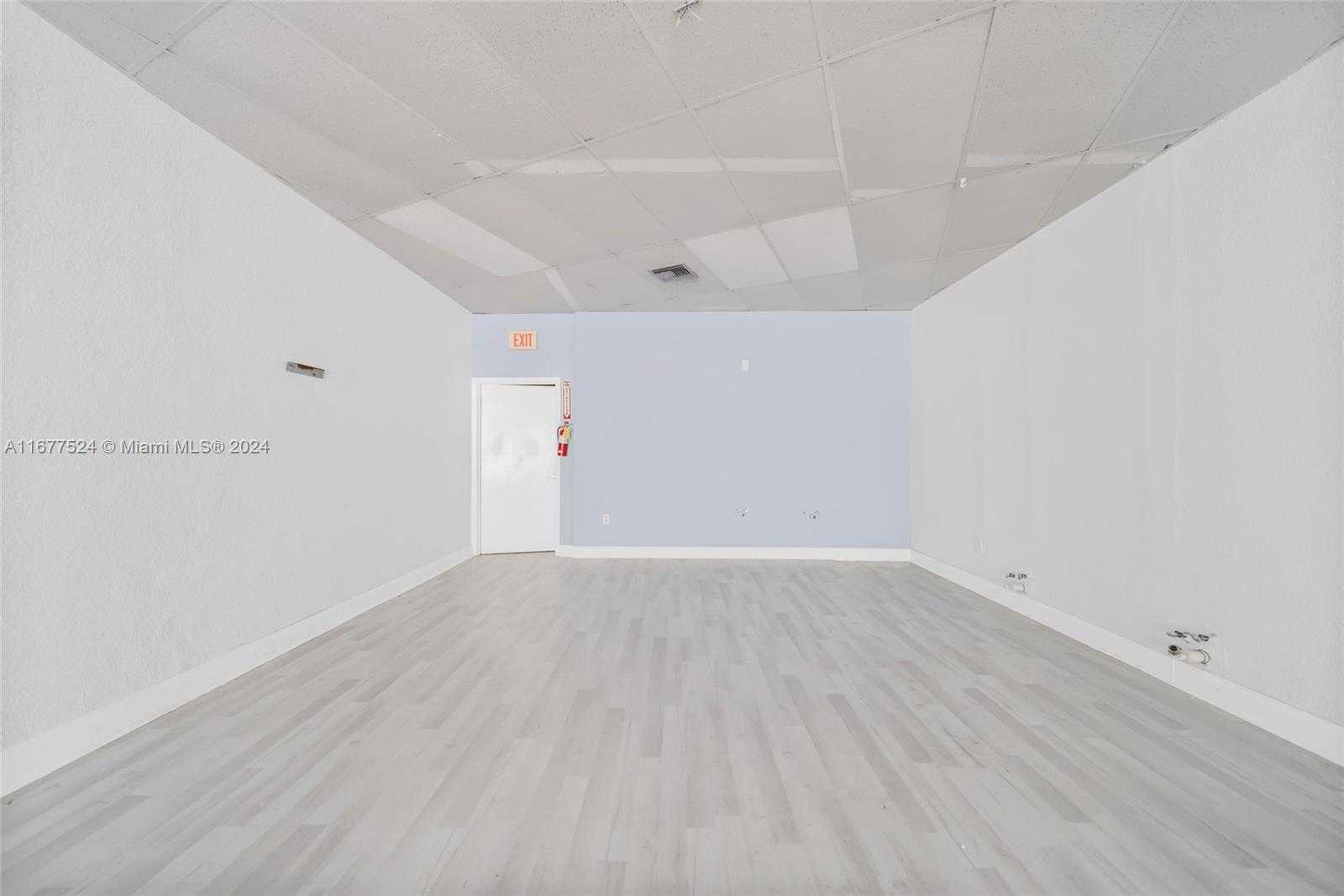 Small Image of 12253 SOUTH DIXIE HWY, Pinecrest Number 9