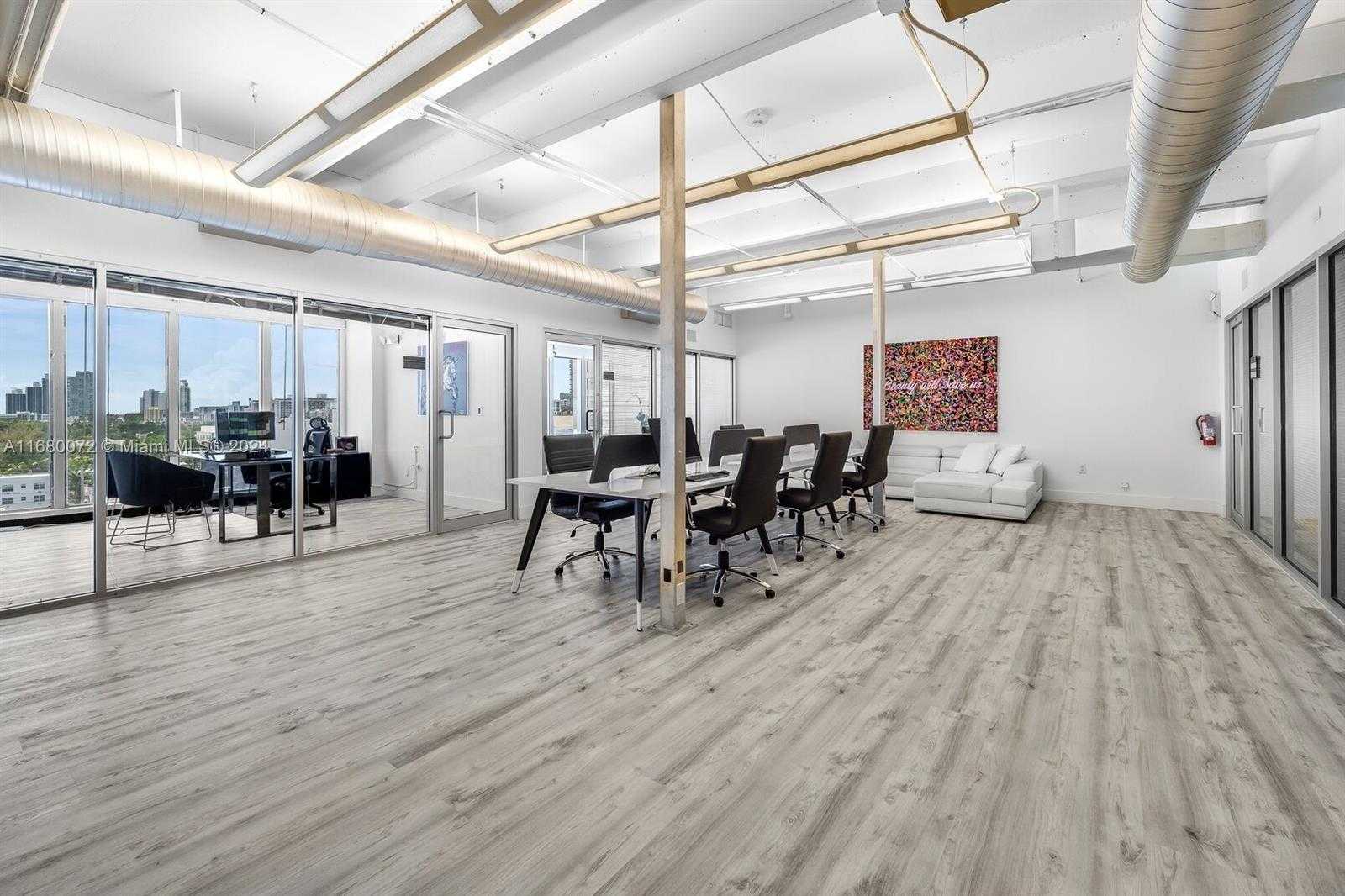 Small Image of 1680 MICHIGAN AVE #PH5, Miami Beach Number 2