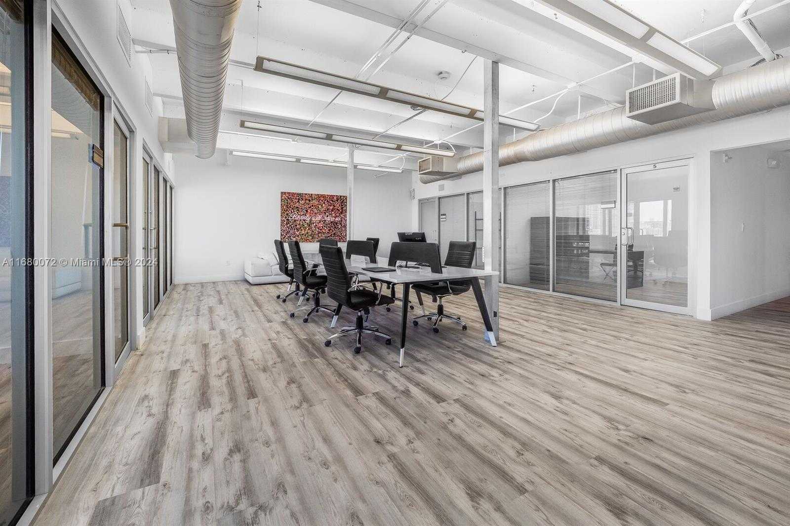 Small Image of 1680 MICHIGAN AVE #PH5, Miami Beach Number 3