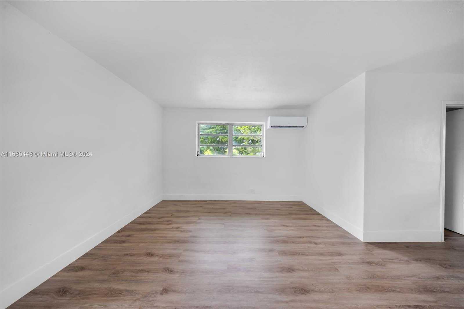 Small Image of 2629 NW 17th Ave, Miami, FL 33142, USA Number 17