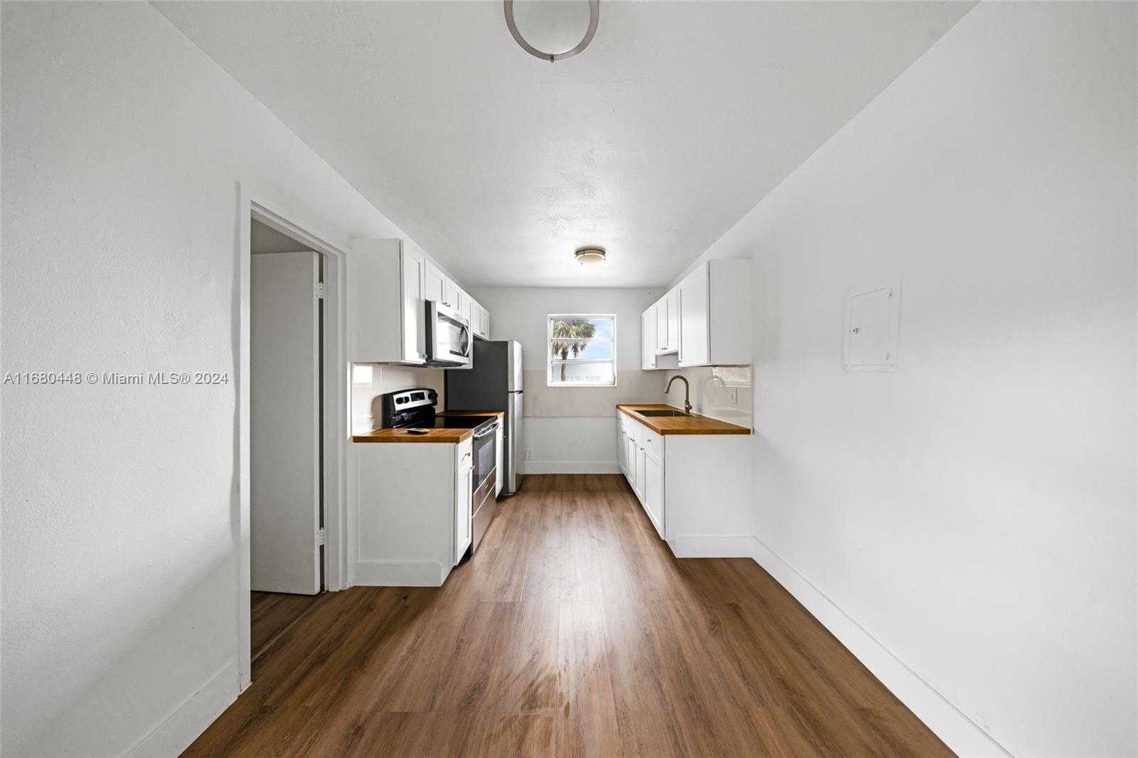 Small Image of 2629 NW 17th Ave, Miami, FL 33142, USA Number 20