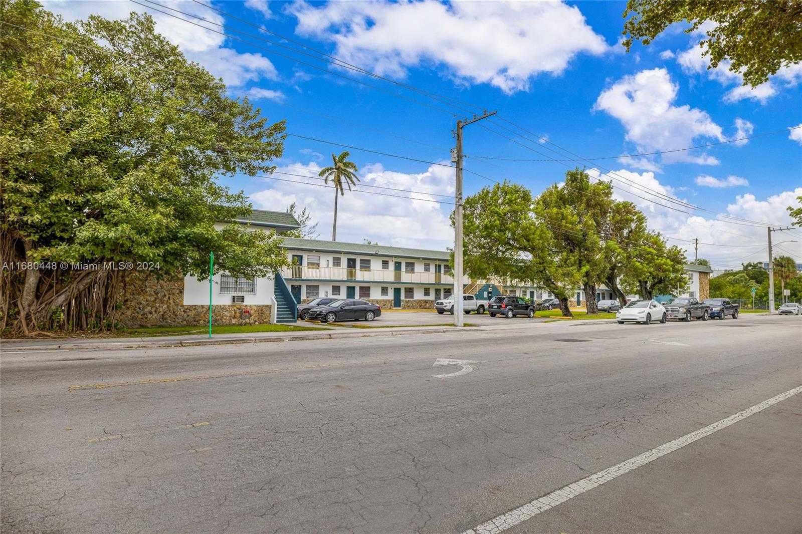 Small Image of 2629 NW 17th Ave, Miami, FL 33142, USA Number 3