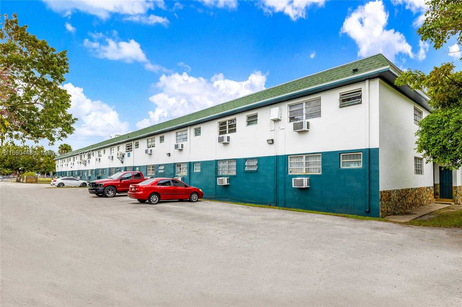 Small Image of 2629 NW 17th Ave, Miami, FL 33142, USA Number 7