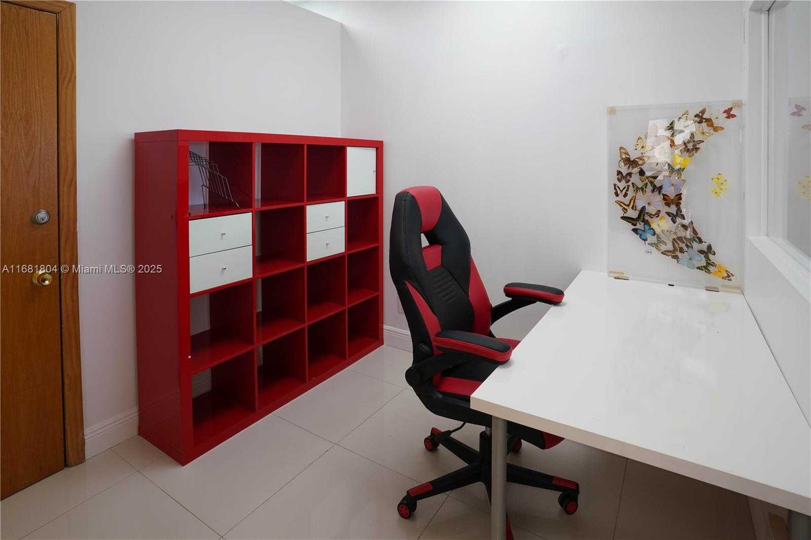 Small Image of 13499 BISCAYNE BLVD #CUT3, North Miami Number 9