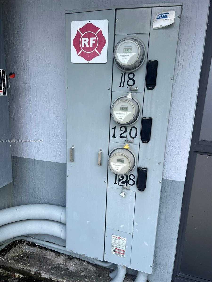 Small Image of 112 NORTH KROME AVE, Homestead Number 15