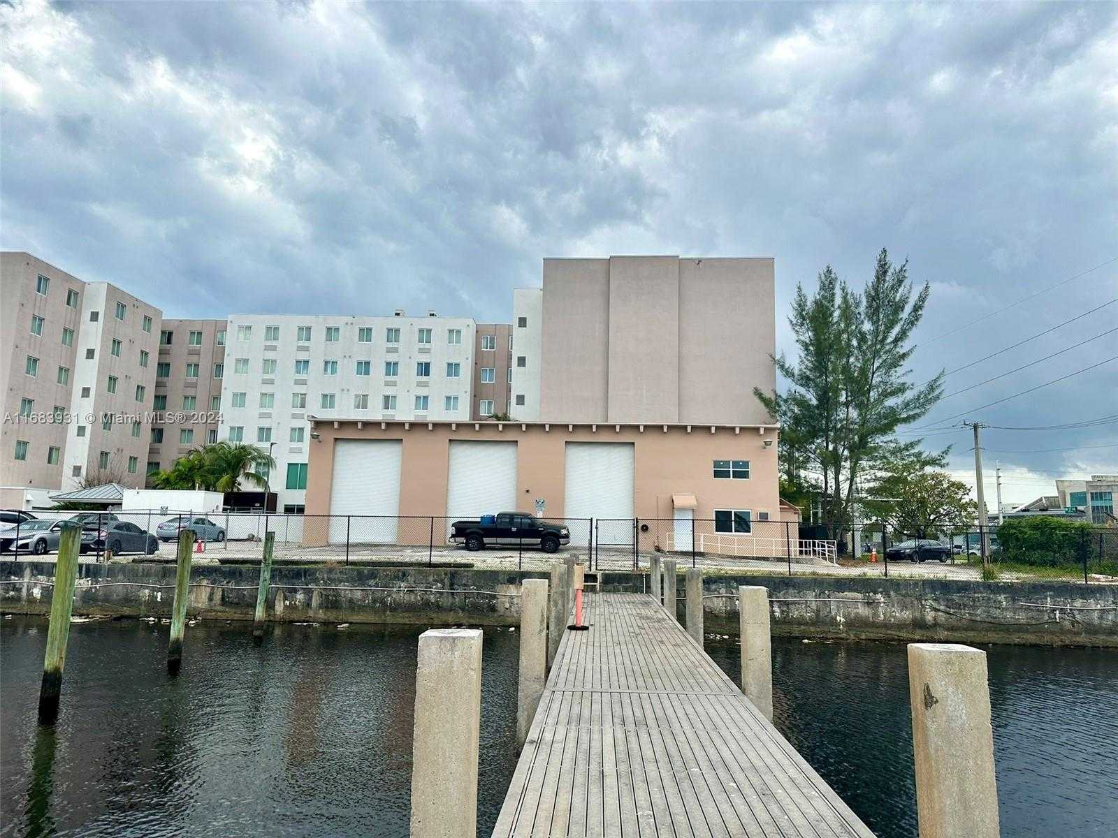 Small Image of 2599 NORTH WEST 37TH AVE, Miami Number 13