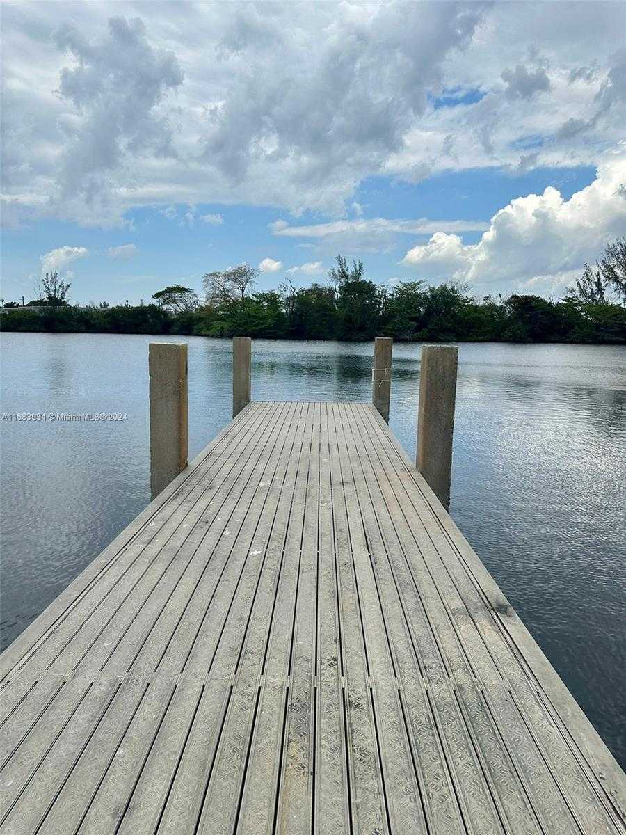 Small Image of 2599 NORTH WEST 37TH AVE, Miami Number 14