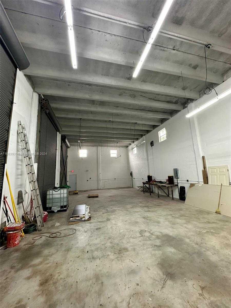 Small Image of 2599 NORTH WEST 37TH AVE, Miami Number 17