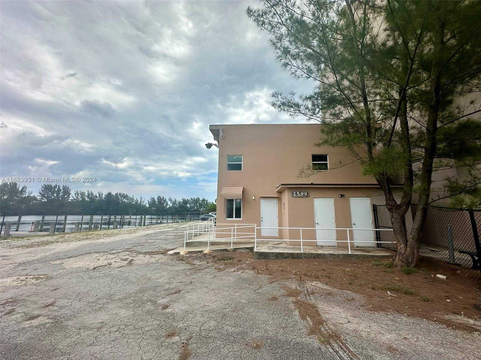 Small Image of 2599 NORTH WEST 37TH AVE, Miami Number 2