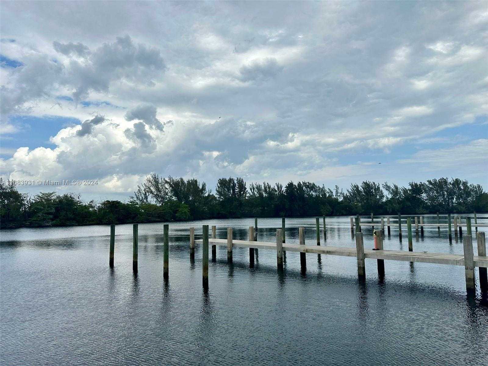 Small Image of 2599 NORTH WEST 37TH AVE, Miami Number 4