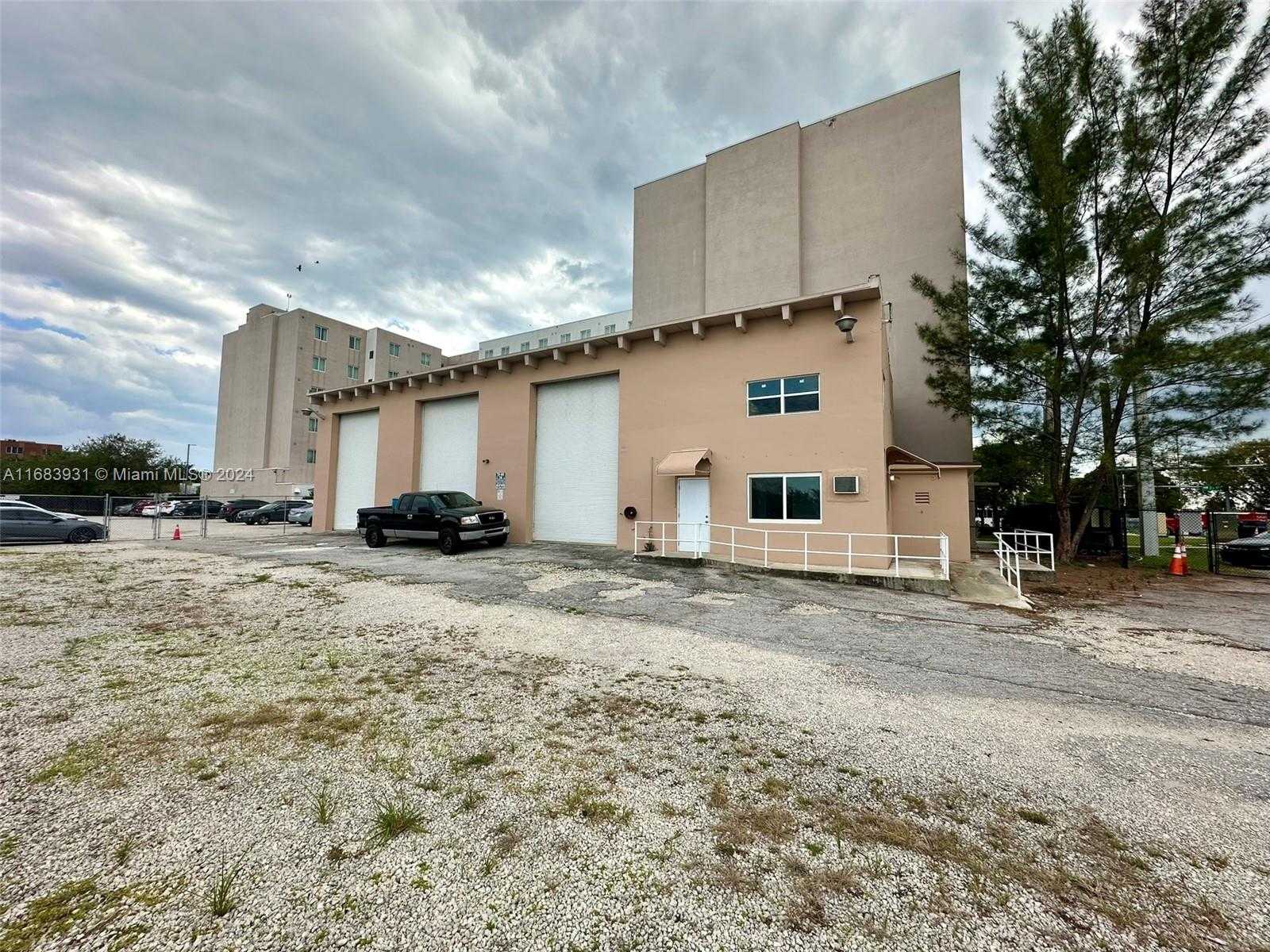 Small Image of 2599 NORTH WEST 37TH AVE, Miami Number 5