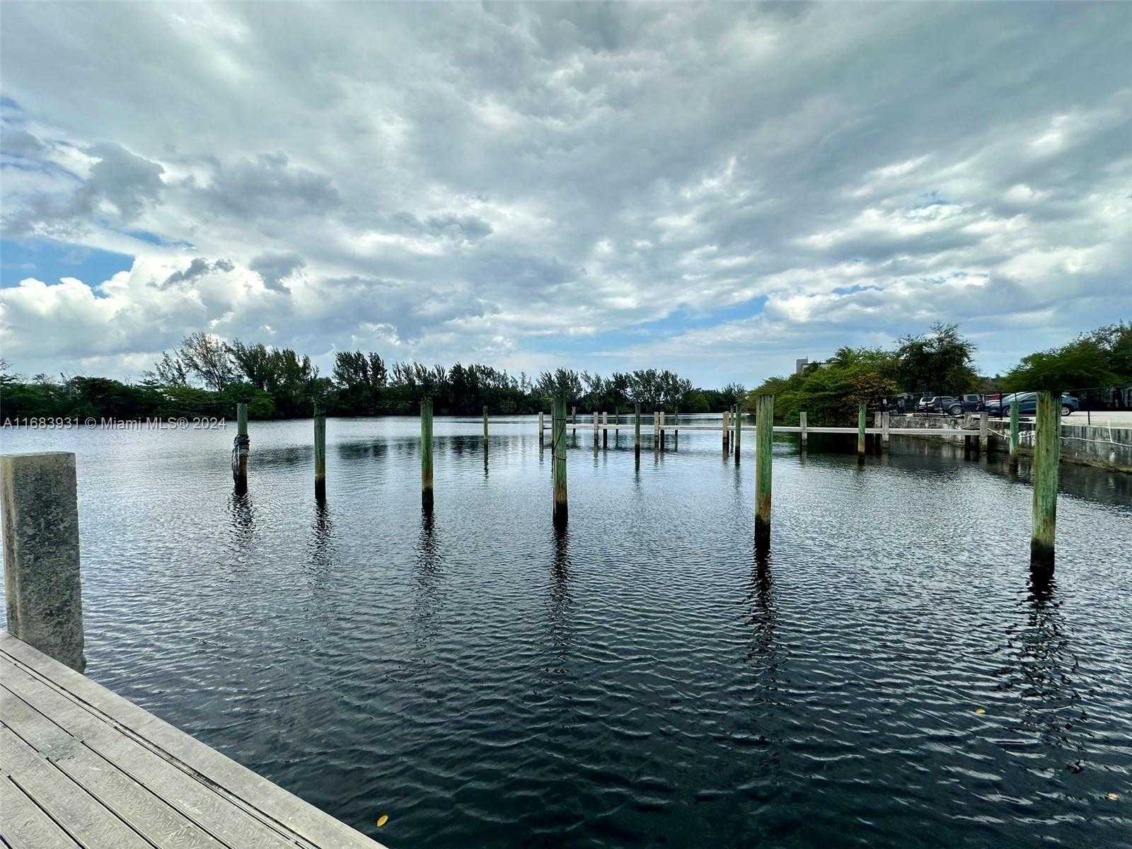 Small Image of 2599 NORTH WEST 37TH AVE, Miami Number 8