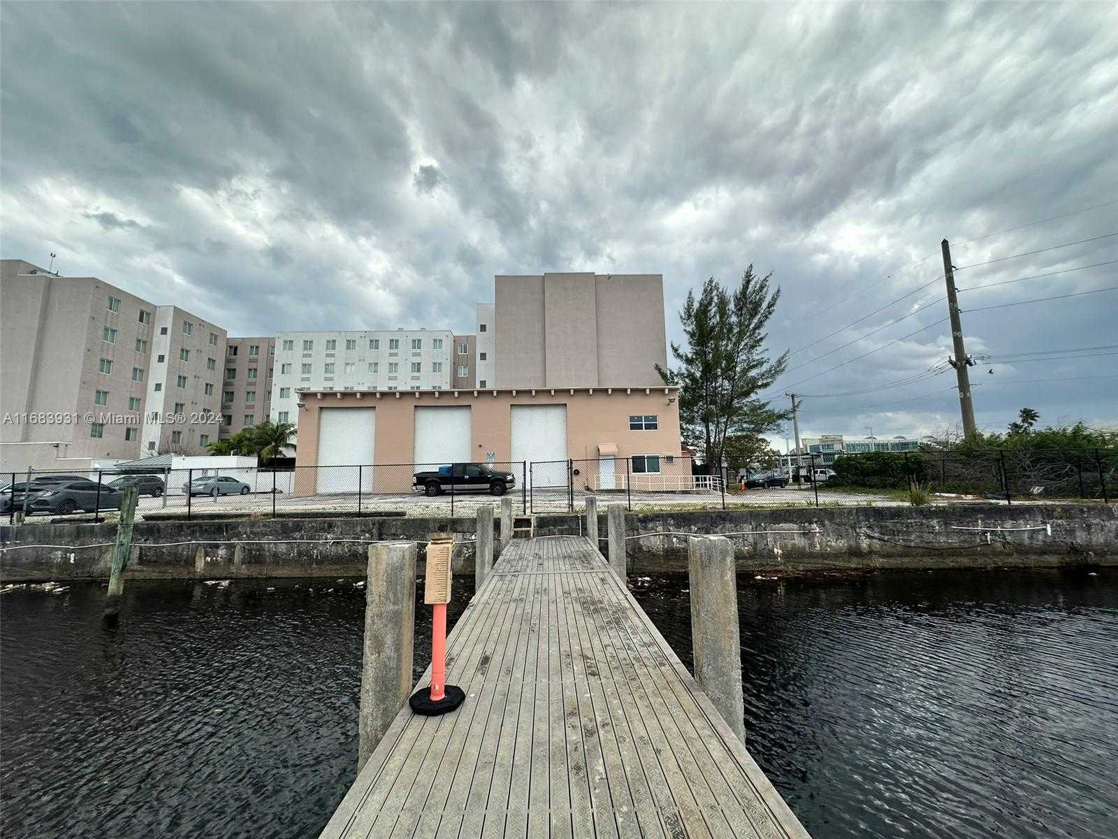 Small Image of 2599 NORTH WEST 37TH AVE, Miami Number 9