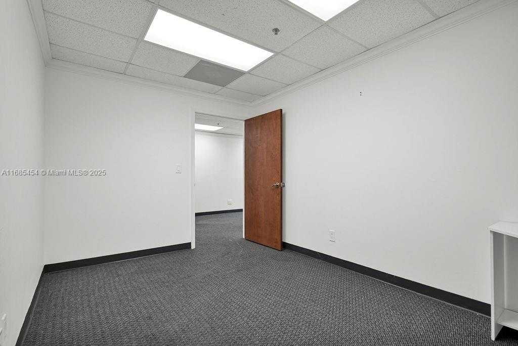 Small Image of 2691 EAST OAKLAND PARK BLVD #304, Fort Lauderdale Number 31