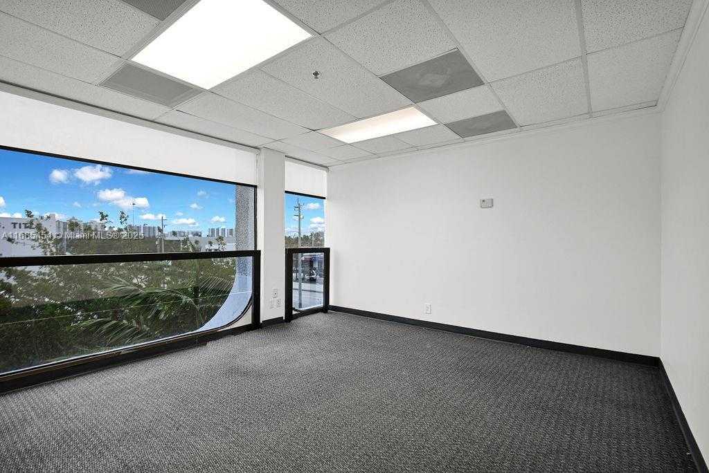 Small Image of 2691 EAST OAKLAND PARK BLVD #304, Fort Lauderdale Number 33