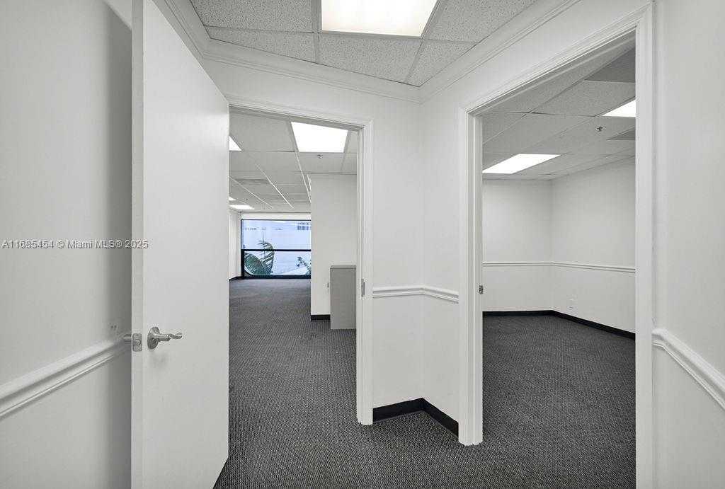 Small Image of 2691 EAST OAKLAND PARK BLVD #304, Fort Lauderdale Number 5