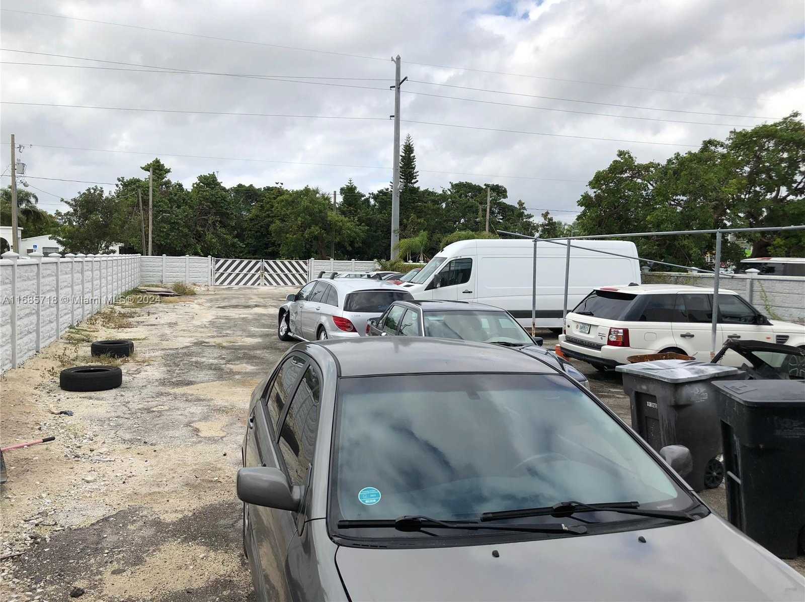 Small Image of 707 NORTH DIXIE HWY, Hallandale Beach Number 6