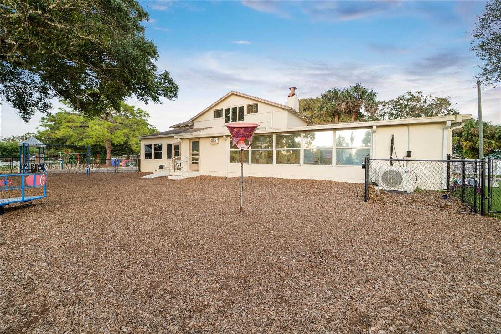 Small Image of 2706 SUNRISE BLVD, Fort Pierce Number 12