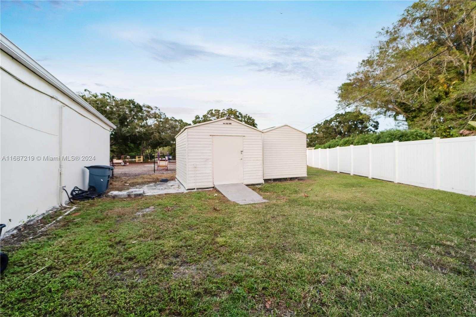 Small Image of 2706 SUNRISE BLVD, Fort Pierce Number 31