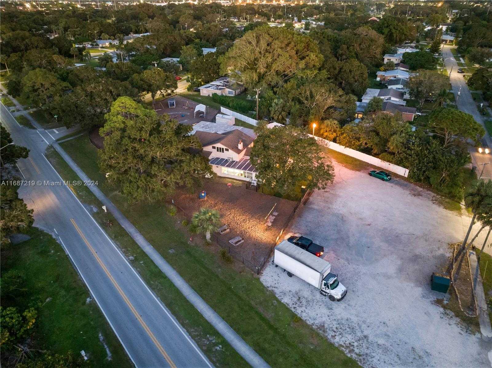 Small Image of 2706 SUNRISE BLVD, Fort Pierce Number 5