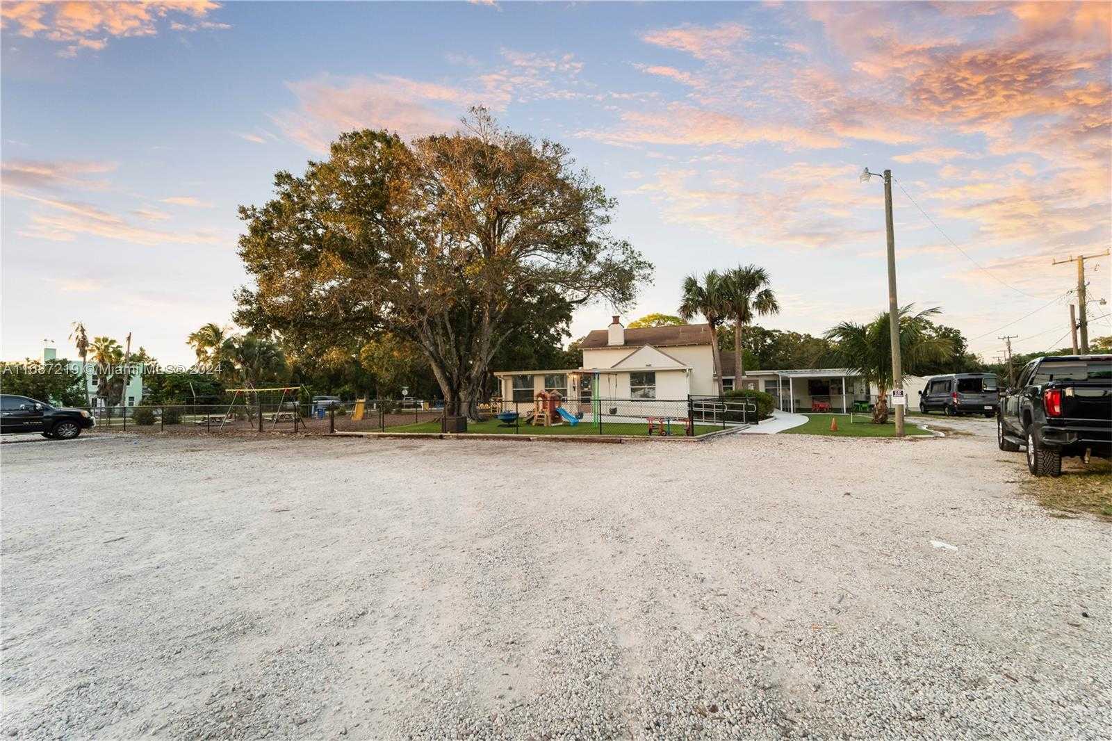 Small Image of 2706 SUNRISE BLVD, Fort Pierce Number 6