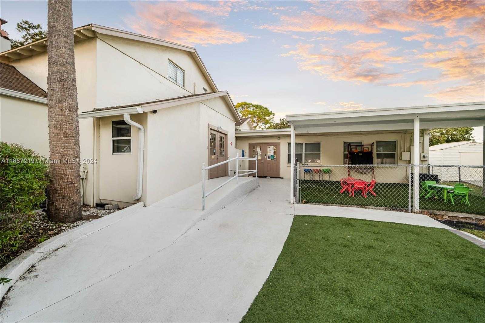 Small Image of 2706 SUNRISE BLVD, Fort Pierce Number 9