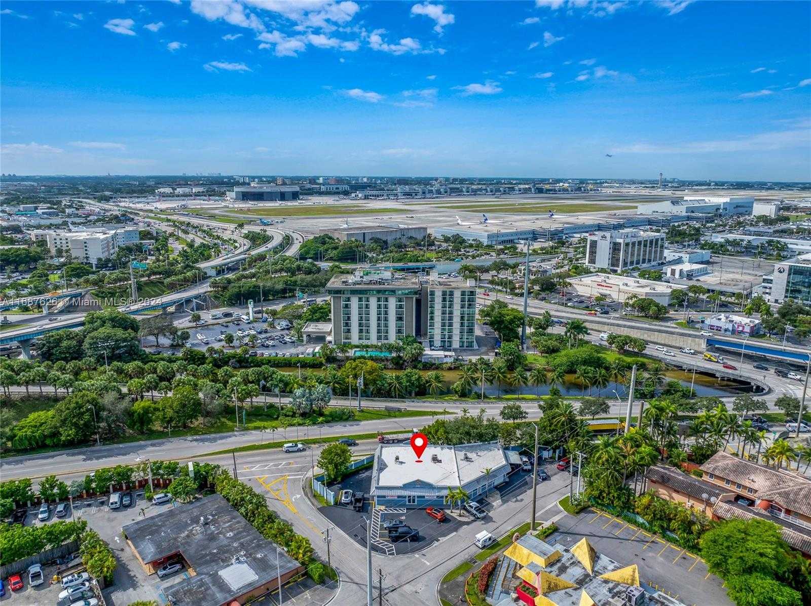 Small Image of 887 EAST OKEECHOBEE RD, Hialeah Number 5