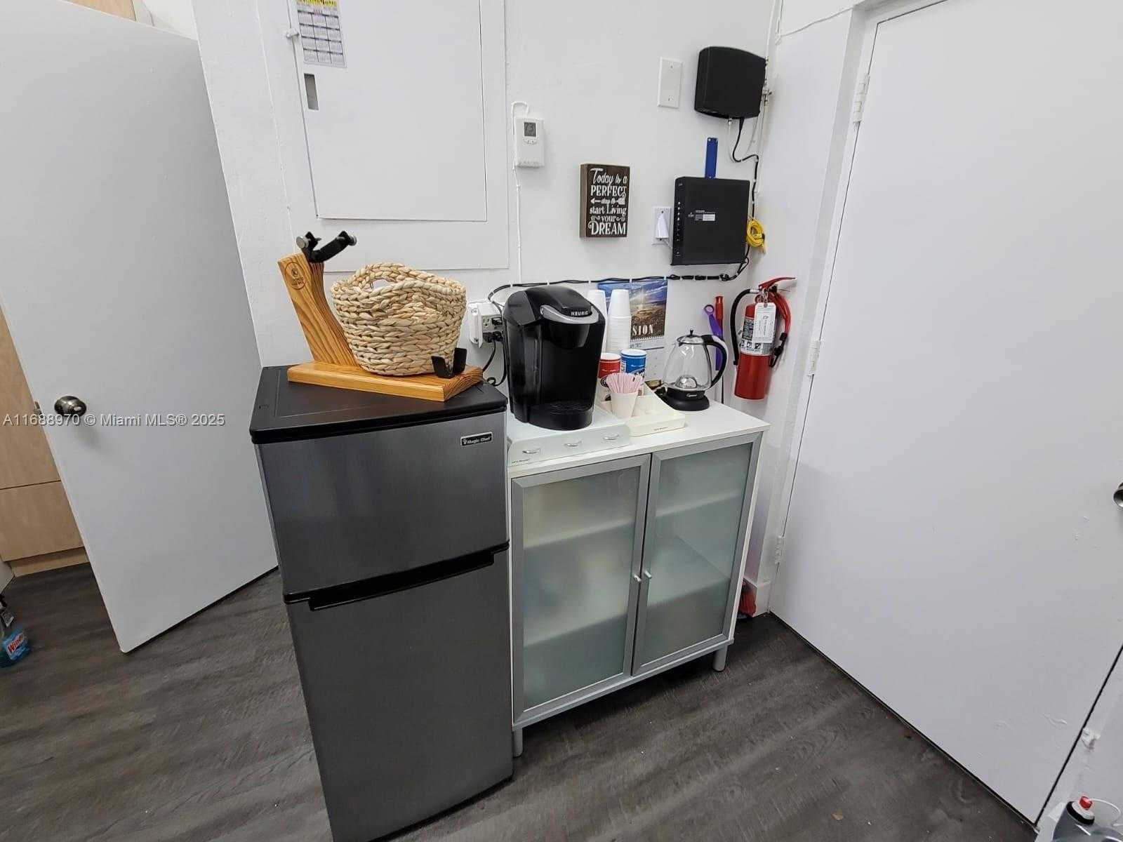 Small Image of 1710 WEST 68TH ST #A, Hialeah Number 7