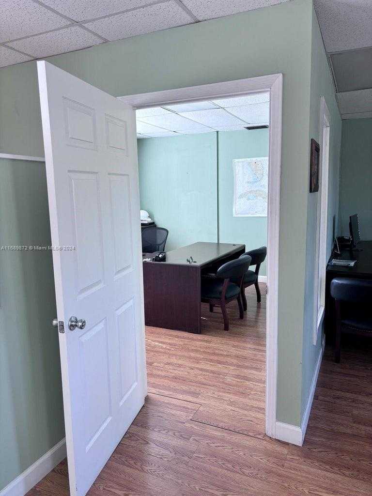 Small Image of 11400 OVERSEAS HWY #207/208, Marathon Number 13