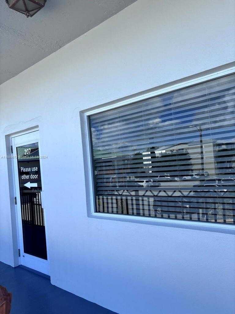 Small Image of 11400 OVERSEAS HWY #207/208, Marathon Number 3